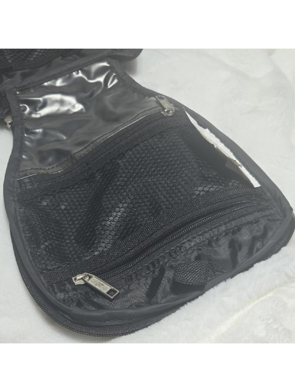 American Tourister Navy Toiletry Bag - Picture 4 of 6
